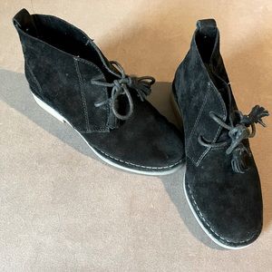 Black chukka boots size 6